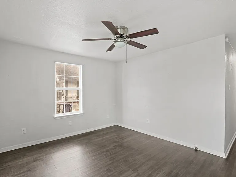 5005 New Orleans St #B — Photo 10