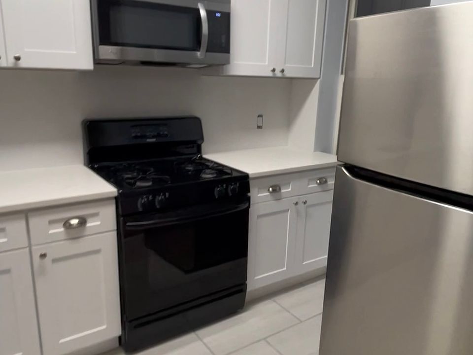 2nd image of 2512 27th St APT 1