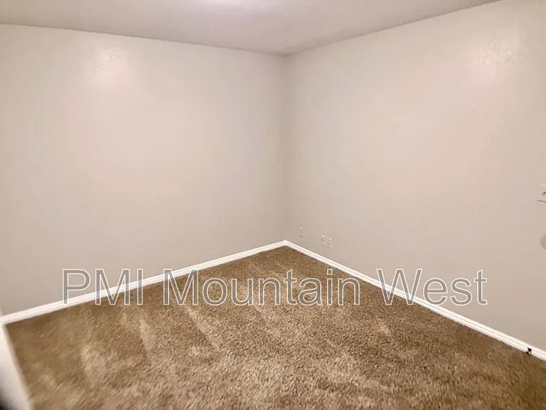 567 N 200 E #3 — Photo 34