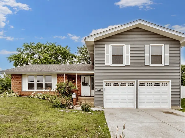 1895 Claremont Rd, Hoffman Estates, IL 60169