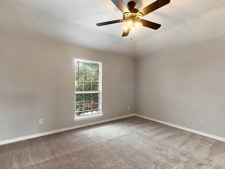 1236 Blue Brook Dr — Photo 37