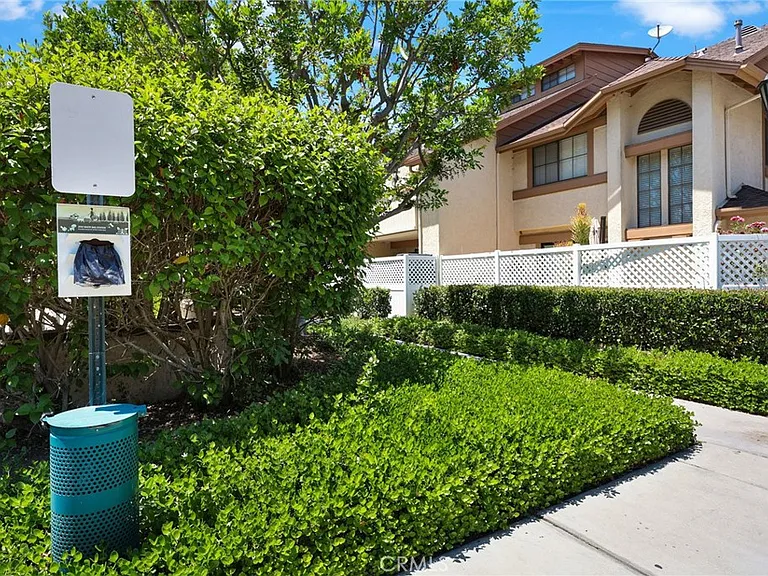 2245 Cheyenne Way #52 — Photo 32