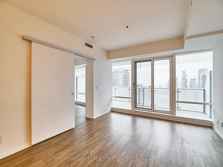1 Bloor St E #3605 — Photo 10