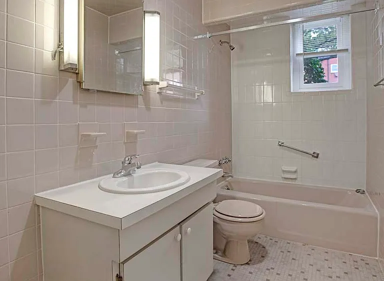 Corliss Apartments — Photo 14