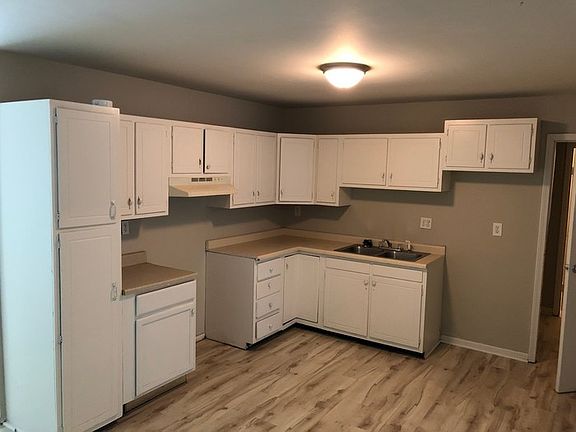 5th image of 3601 Decamp Dr