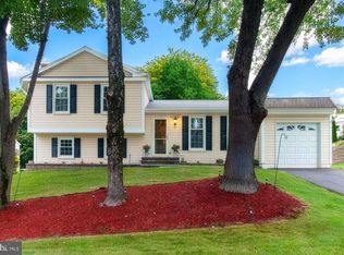 13626 Old Dairy Rd, Herndon, VA 20171