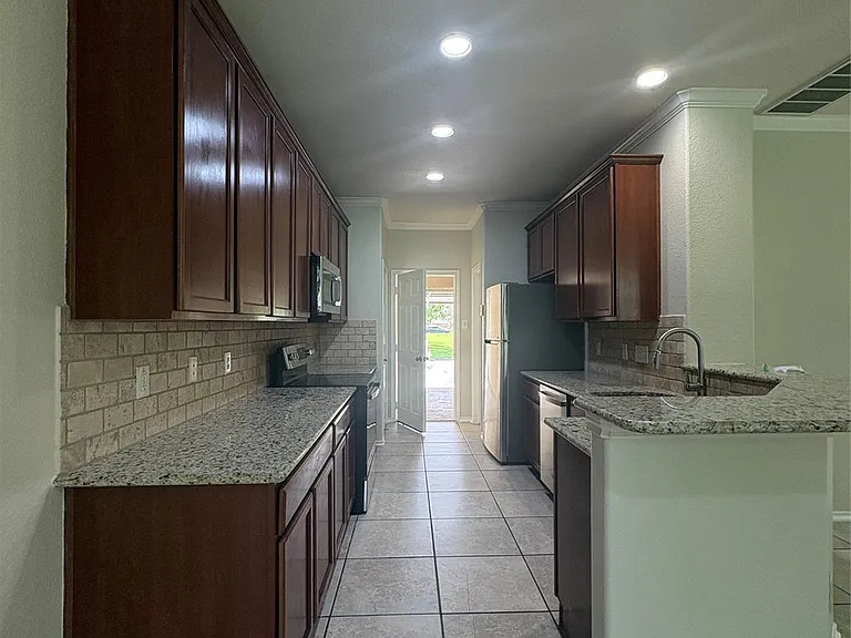 24514 Haywards Crossing Ln — Photo 7