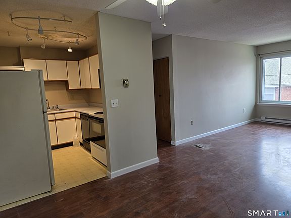 4th image of 85 Niles Hill Rd Unit 13