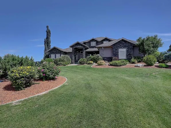 1130 SW Redlow Dr, Beaverlodge, AB T0H 0C0