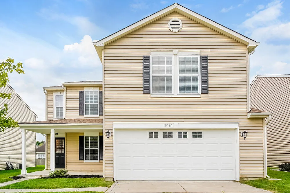 3 bed, 2.5 bath, 2377 sqft, $2,215 — Photo 1
