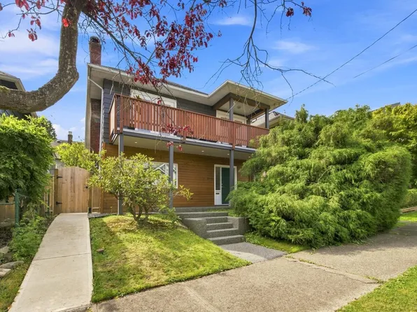 1970 Adanac St, Vancouver, BC V5L 2E4