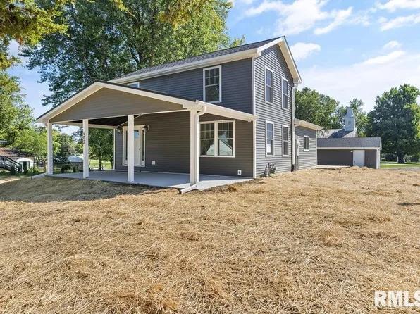 402 N Fulton St, Payson, IL 62360
