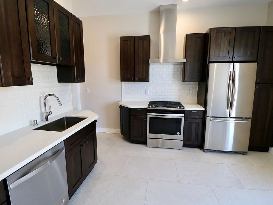 1st image of 226 1st Ave APT 3