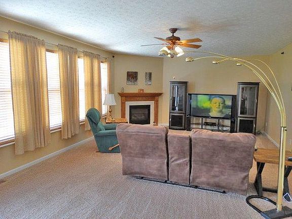 2nd image of 1166 Abbington Dr