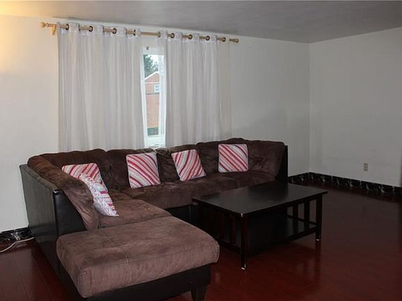 2nd image of Dunning Bel Aire 3 Clover Dr