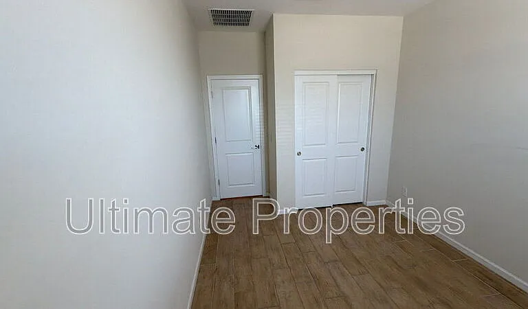 18148 W Daley Ln — Photo 5