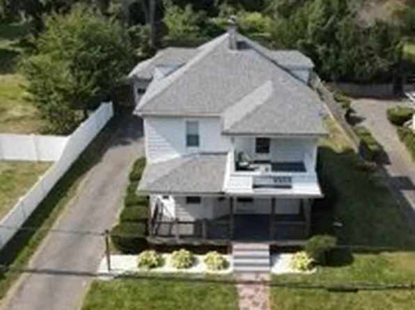 232 Walnut St, Agawam, MA 01001