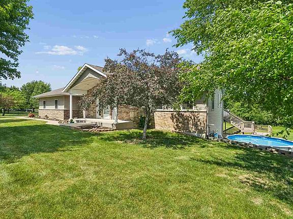 3rd image of 1253 Hillview Ct NE