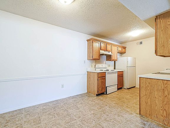 Dining & Kitchen Area
