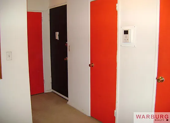 Sold by Warburg | media 17