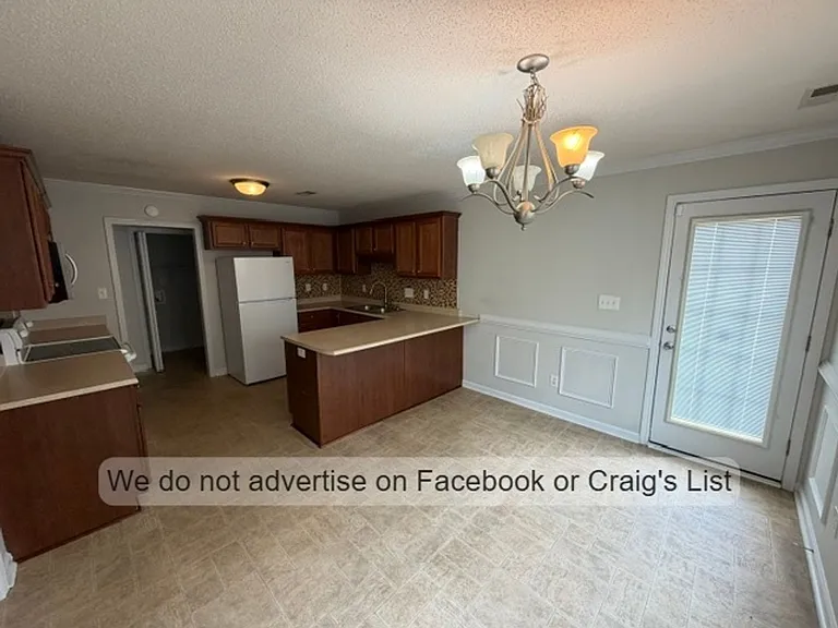 1434 Mingary Ave — Photo 3