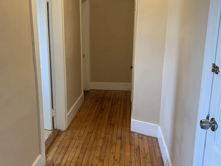 3 Negus St #2L — Photo 3
