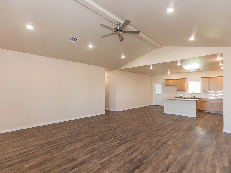 7602 Beck Dr — Photo 3