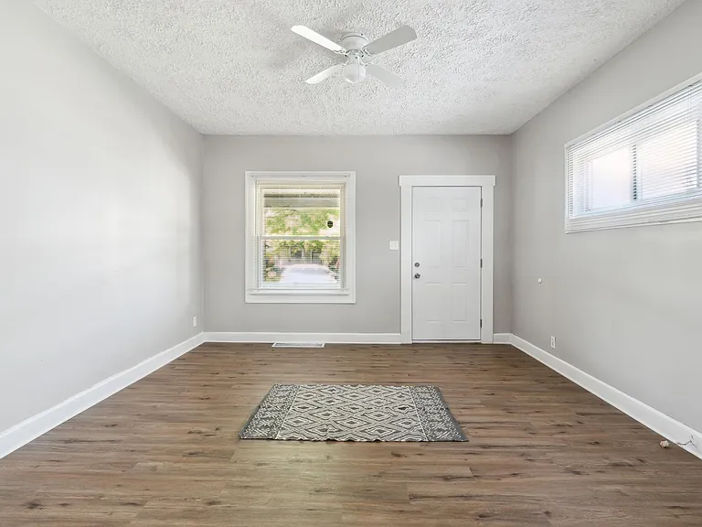 619 N Gray St — Photo 6