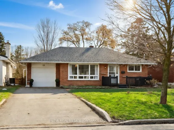 22 Queenston Cres, London, ON N5W 1N6