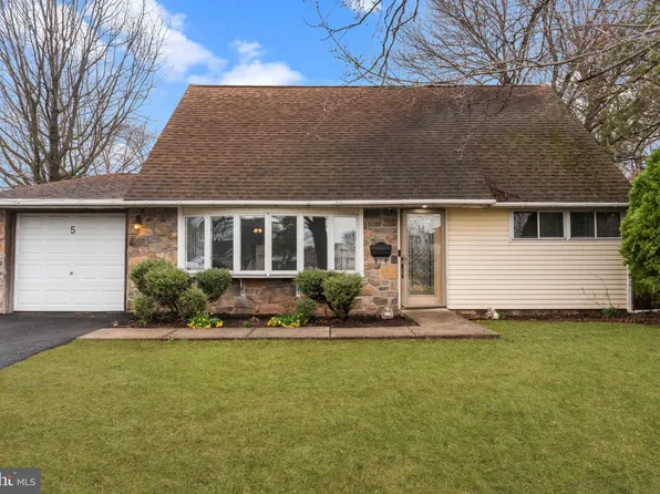 5 Cobalt Ridge Dr N, Levittown, PA 19057