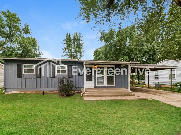 8711 E 92nd Ter, Kansas City, MO 64138