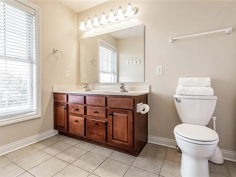 master bedroom bathroom