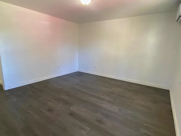 Unit Photo