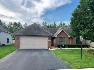 1147 Cherrywood Ln, Schererville, IN 46375