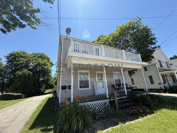 38 W Washington Ave, Zeeland, MI 49464