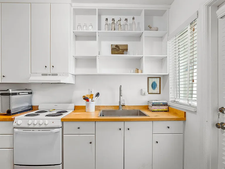 526 Catalonia Ave #1 — Photo 8