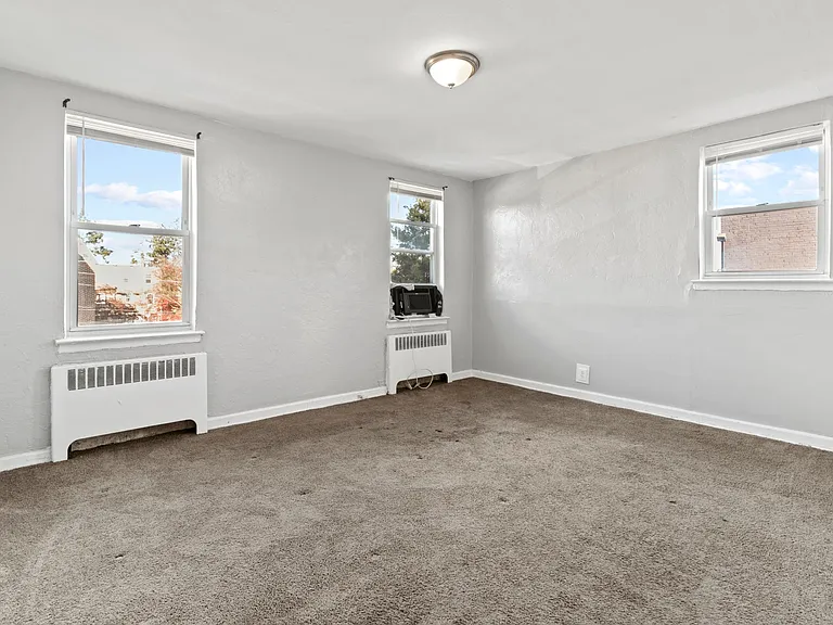 1240 E Washington Ln — Photo 38