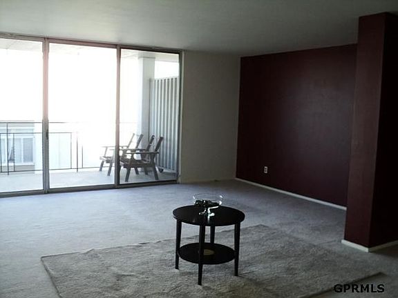 2nd image of 3000 Farnam St APT 8A