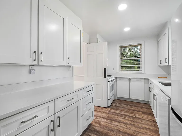 5206 Western Ave — Photo 11