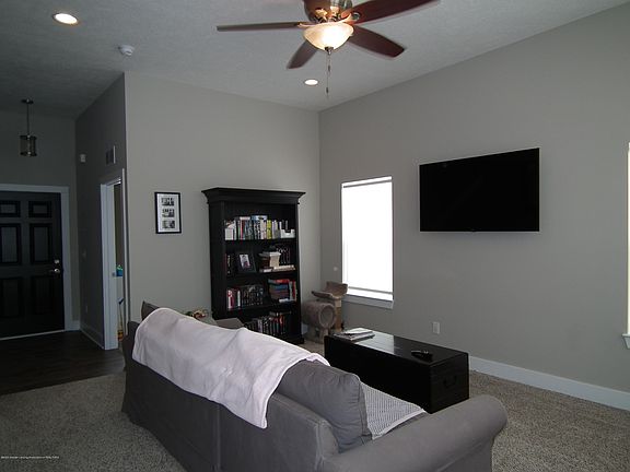 5th image of 1132 River Oaks Dr