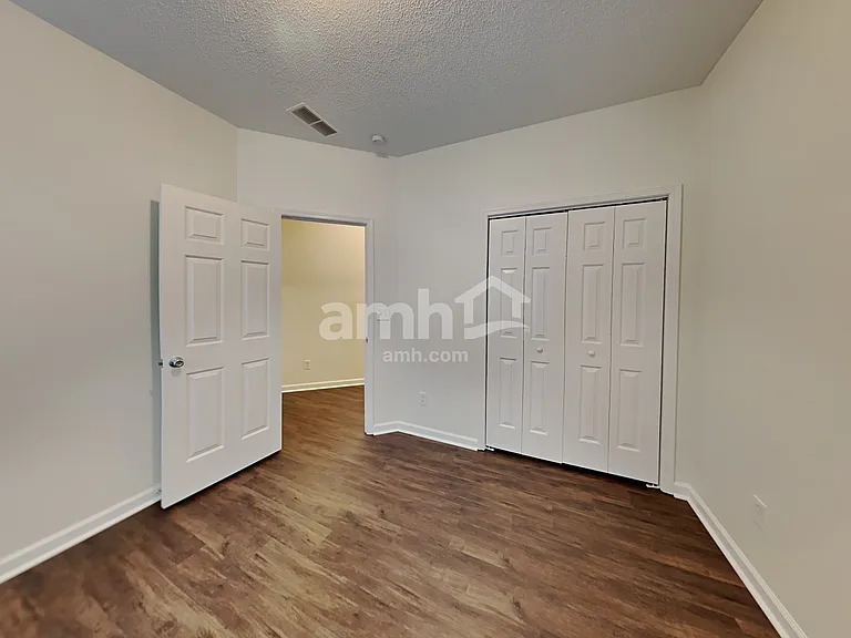 805 Lincoln Sq — Photo 15