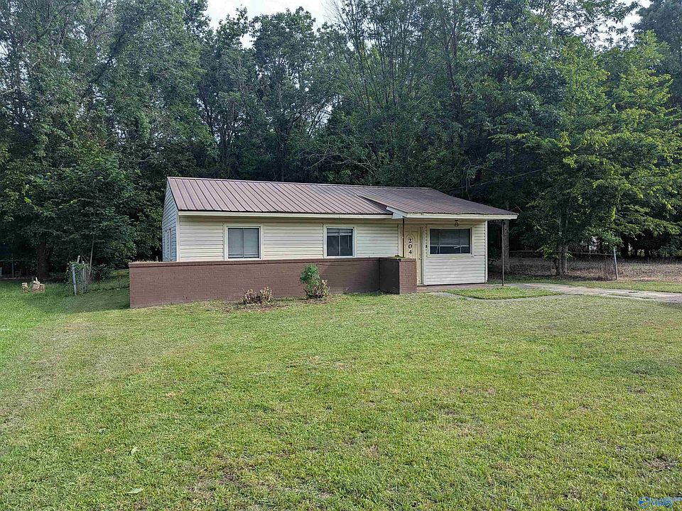 1st image of 204 Carolyn Ln