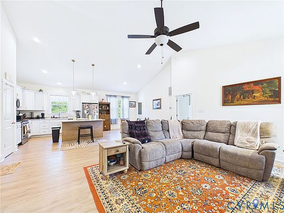 3rd image of 358 Blackwell Rd