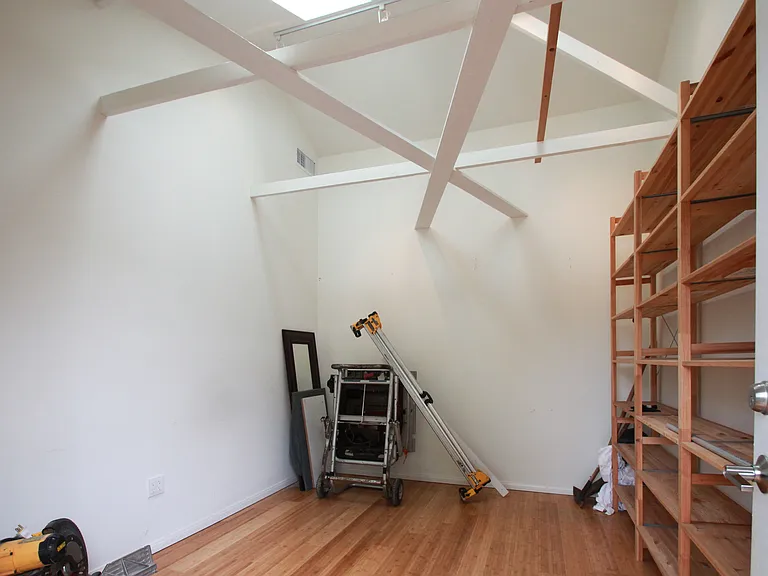 2732 S Westgate Ave — Photo 20