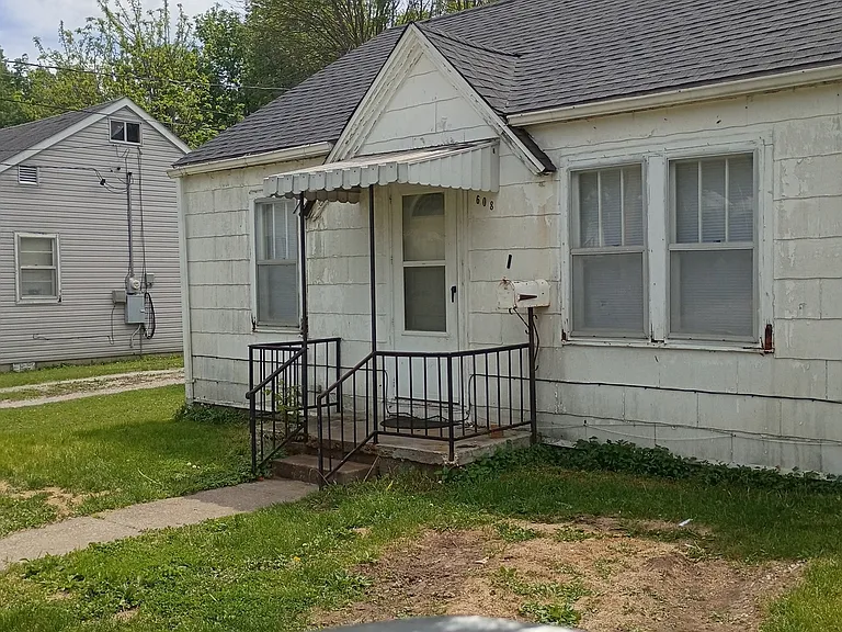 608 Macfarlane St — Photo 2