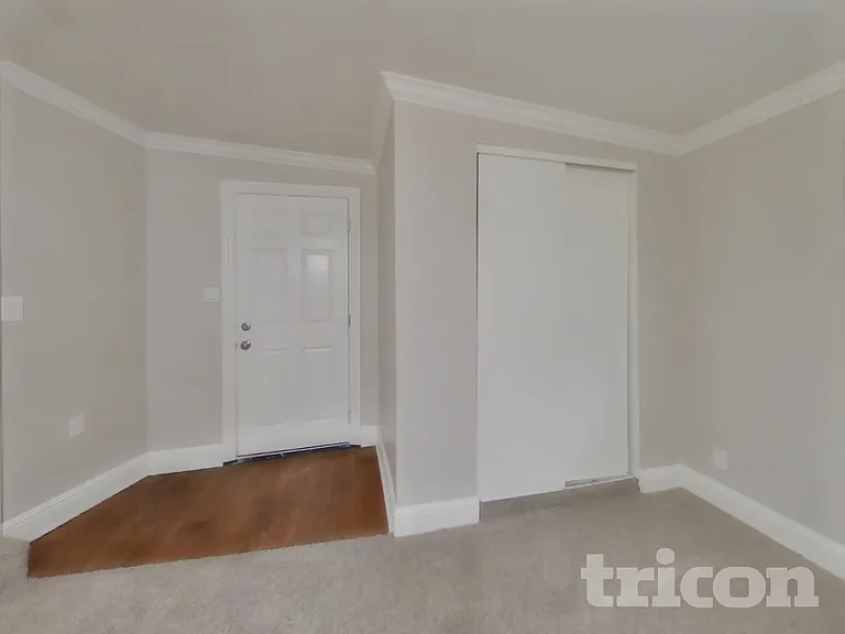 304 Robert St — Photo 9