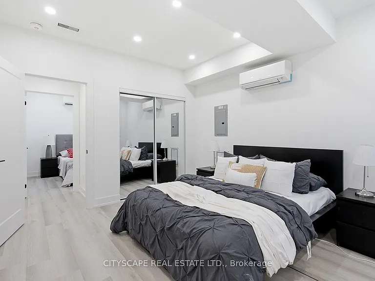 587 Oakwood Ave #1 — Photo 22