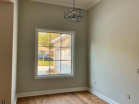 3rd image of 204 Falcon Ridge Rd