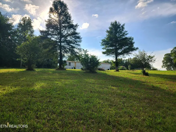 185 McCormick Ln, Harriman, TN 37748