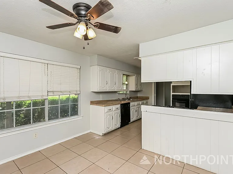 1105 Cedar Ridge Dr — Photo 4